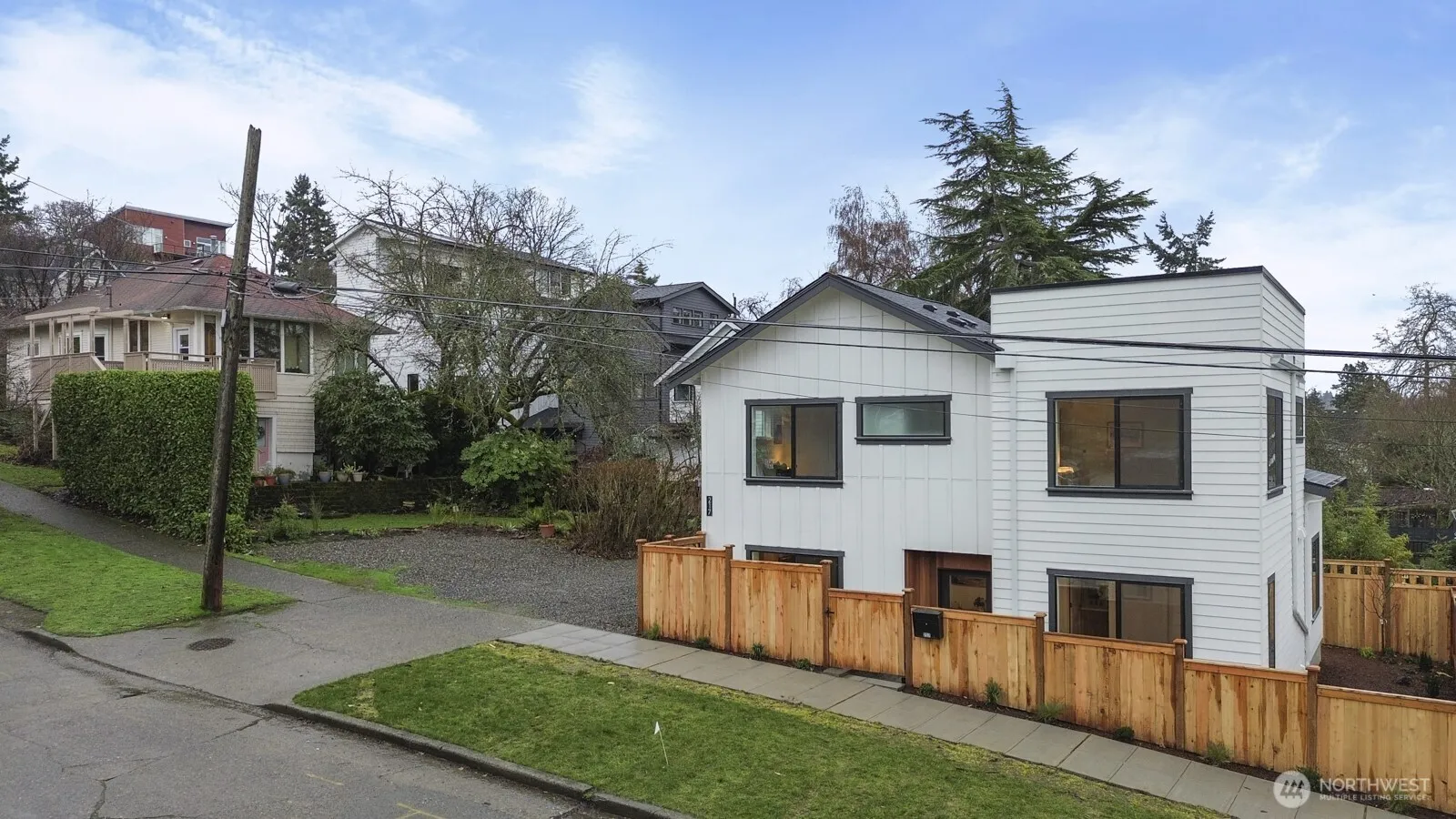 Property photo for 217 Nw 45th Street, Seattle photo 2