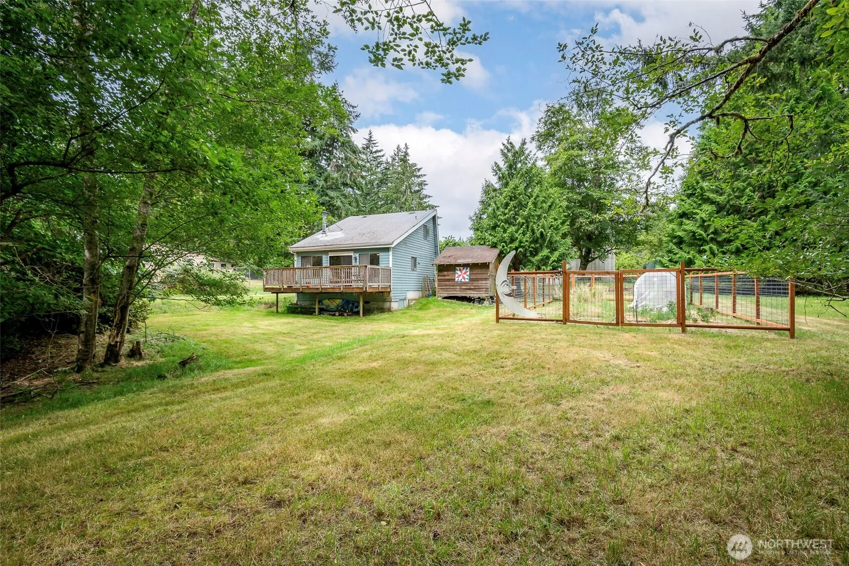 Property photo for 406 E Madrona Boulevard Nw, Lakebay photo 2