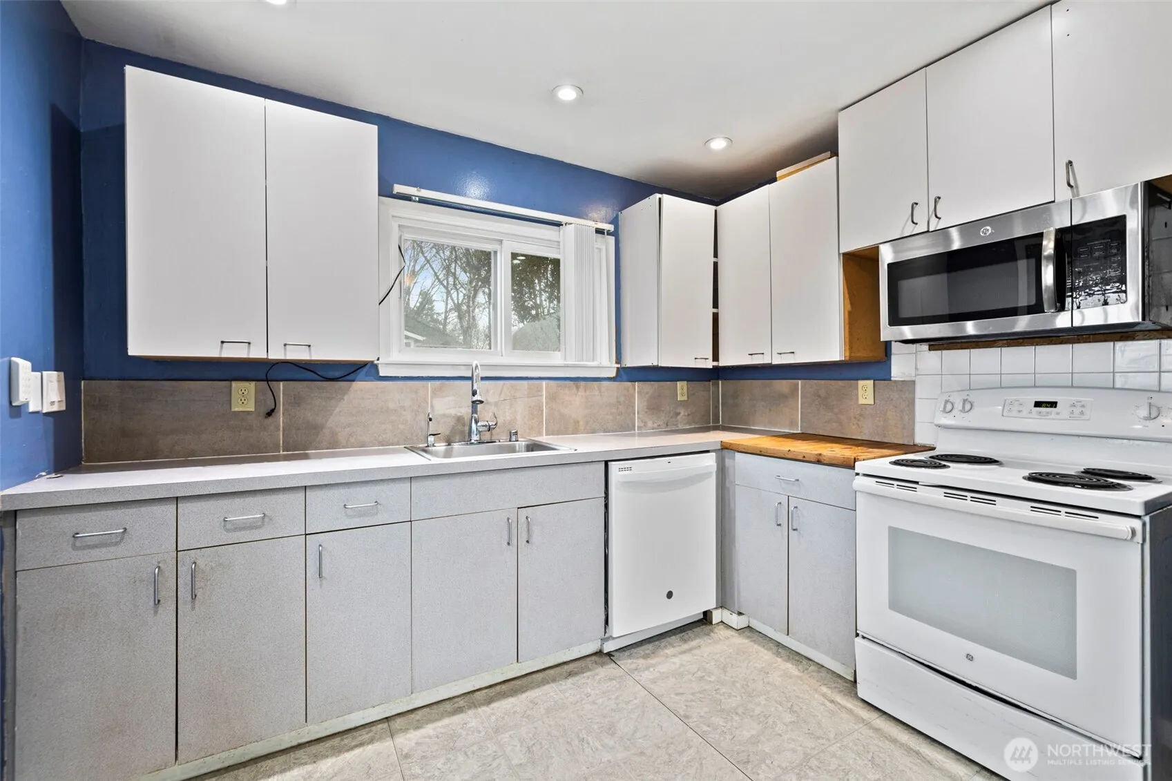 Property photo for 6666 Carleton Avenue S, Seattle photo 4