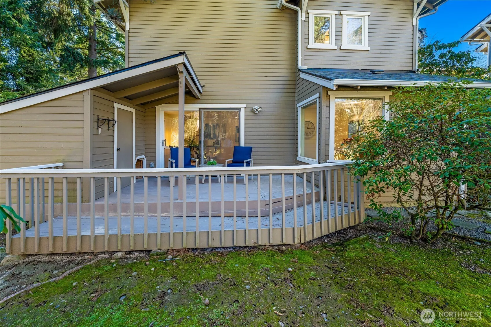 Property photo for 1218 101st Place Ne, Bellevue photo 3