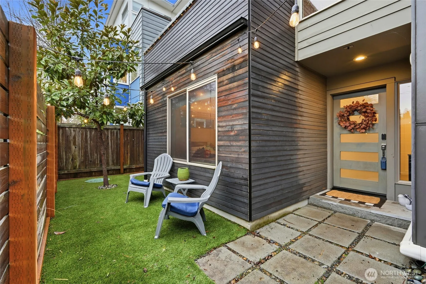 Property photo for 5634 Fauntleroy Way Sw #a, Seattle photo 3