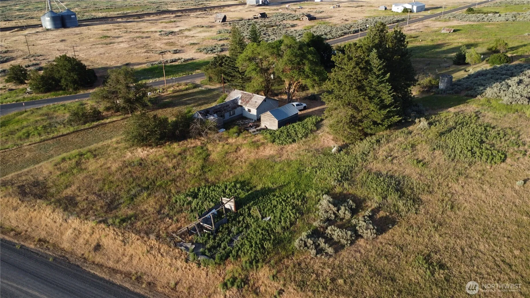 Property photo for 39681 Bluestem Road E, Davenport photo 3