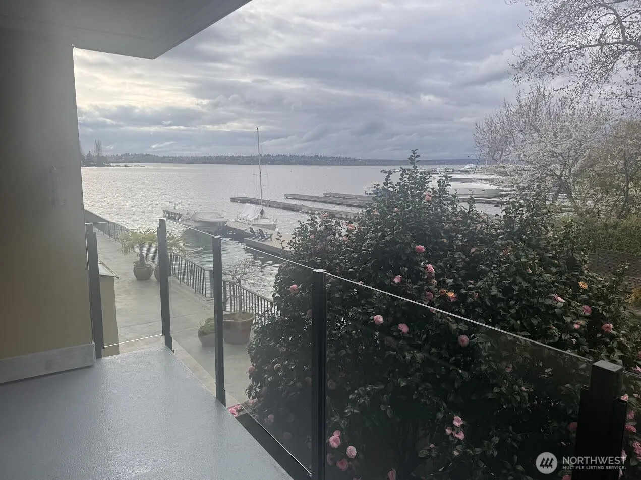 Property photo for 4561 Lake Washington Boulevard Ne #203, Kirkland photo 5