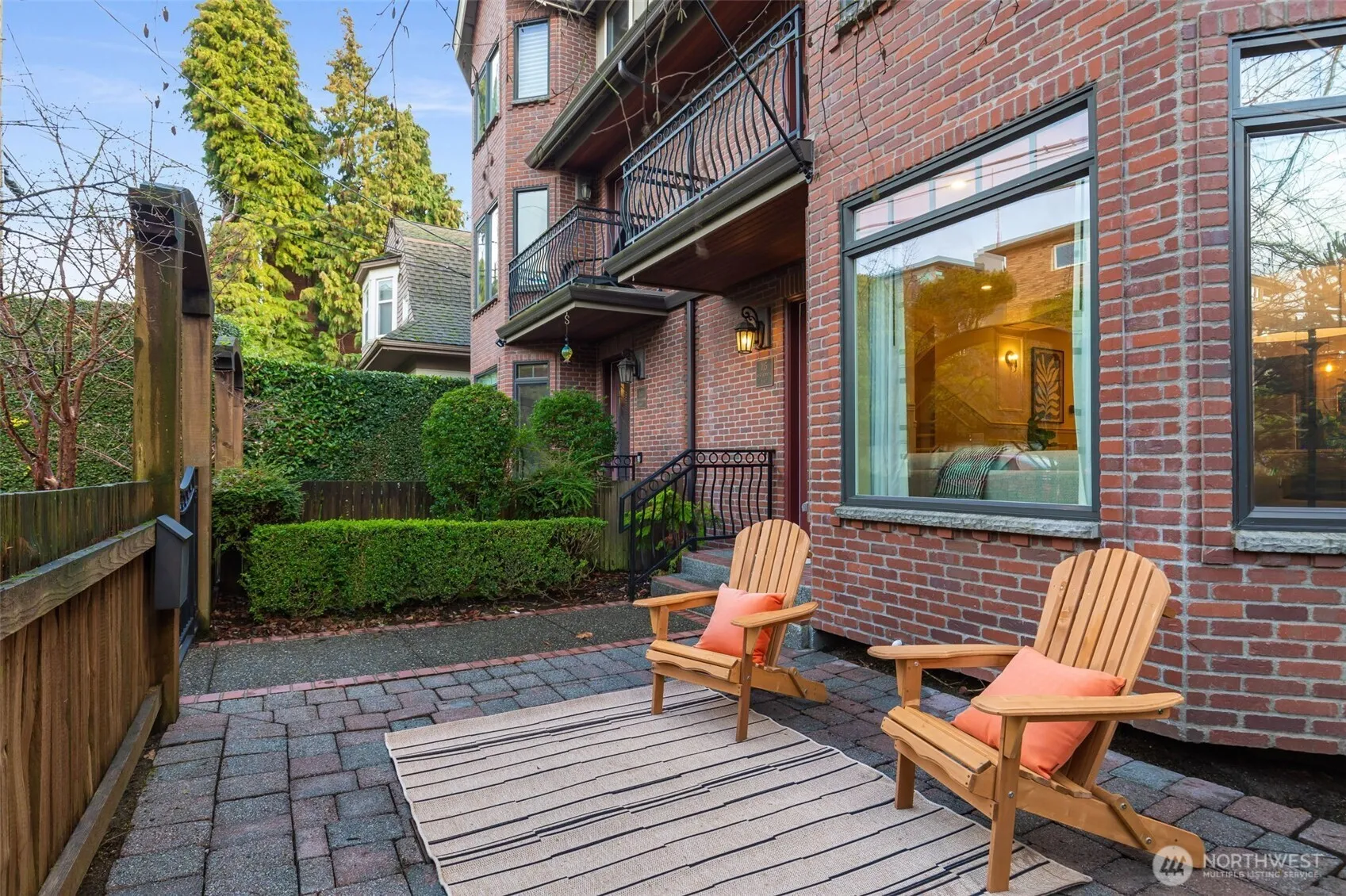 Property photo for 115 W Kinnear Place, Seattle photo 2