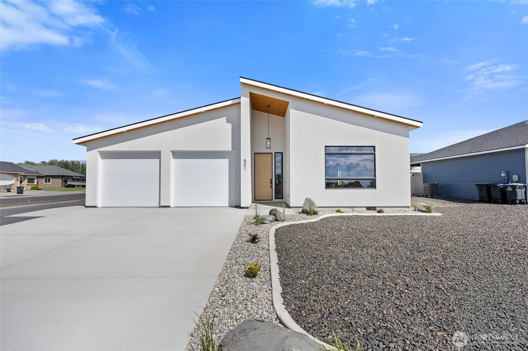 Property photo for 501 S Sand Dune Road, Moses Lake