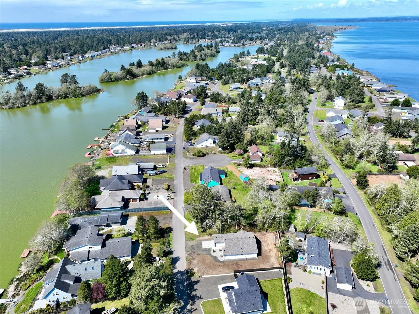 Property photo for 684 Lake Island Avenue Se, Ocean Shores photo 3