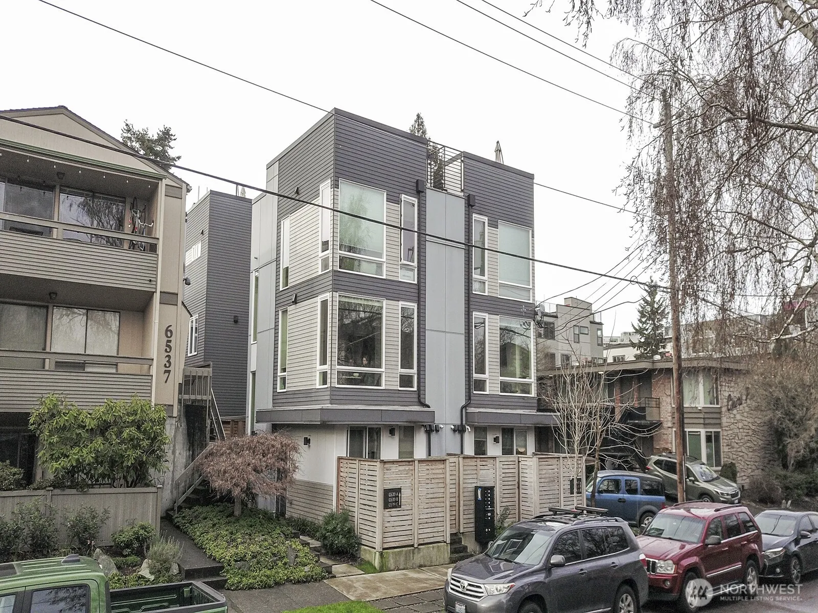 Property photo for 6539 4th Avenue Ne, Seattle photo 3