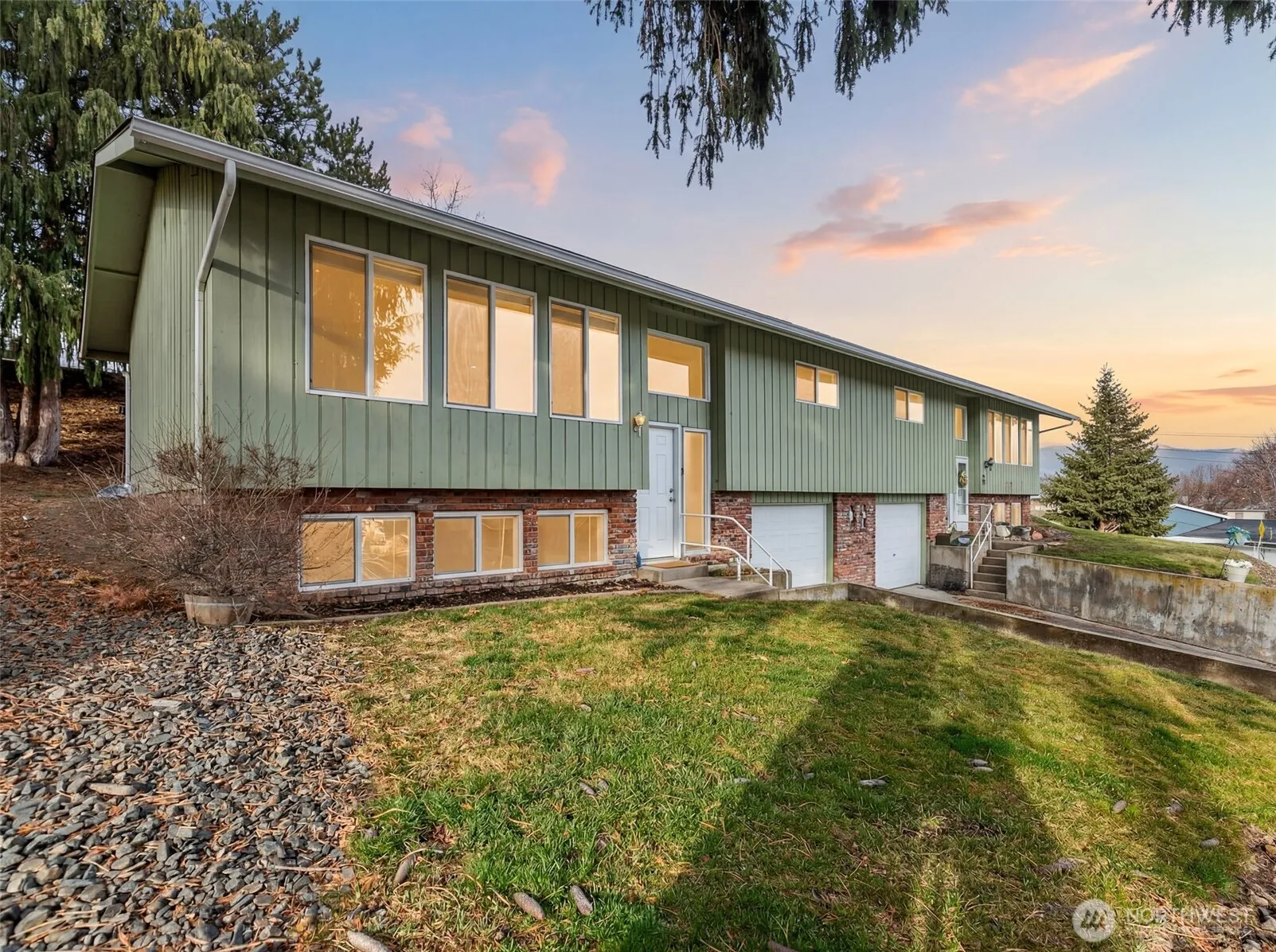 Property photo for 1100 Vista Place #b, Wenatchee