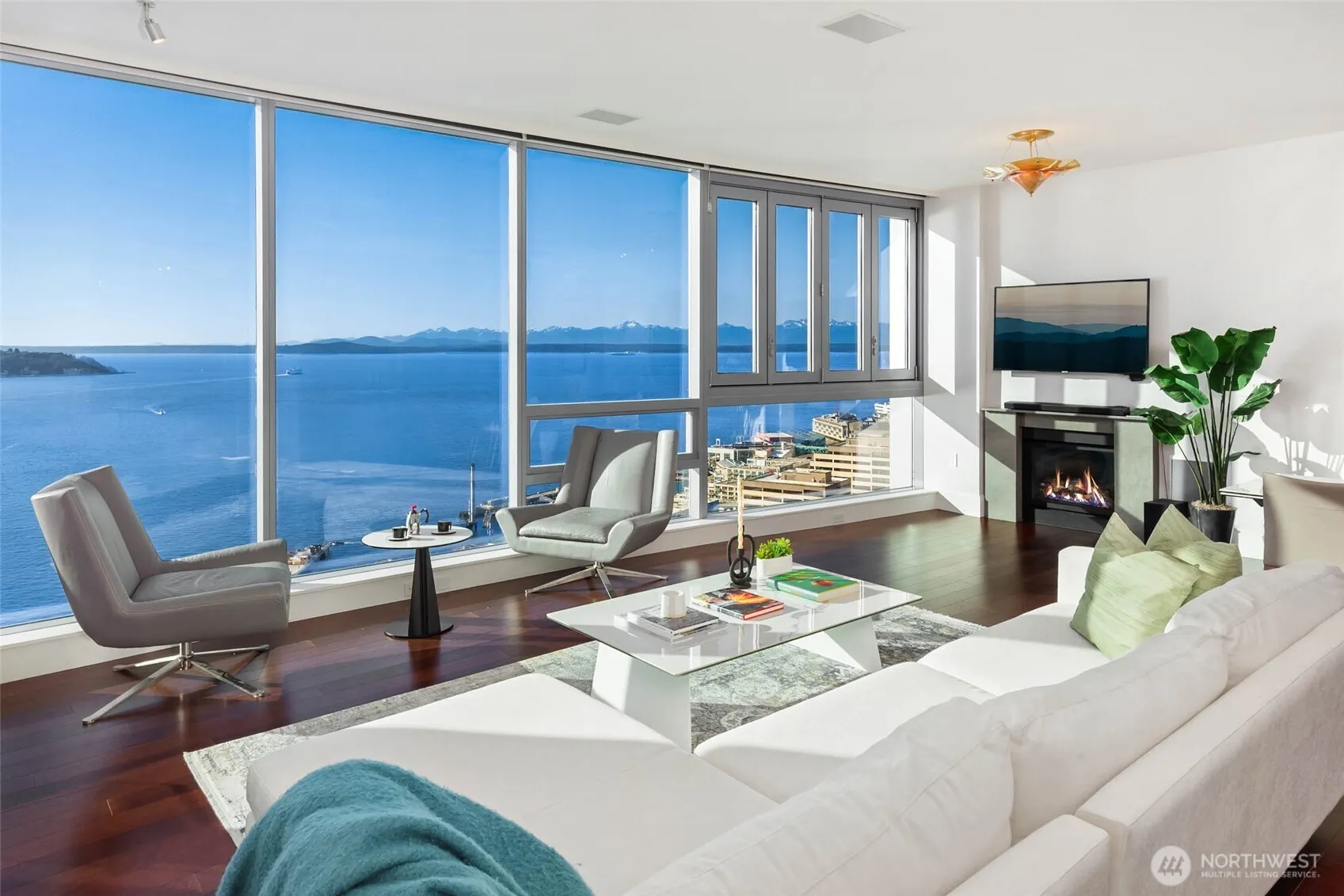 Property photo for 1521 2nd Avenue #2004, Seattle