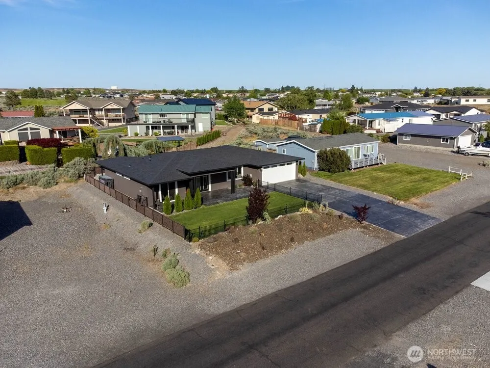 Property photo for 419 Edgewater Way Sw, Mattawa photo 3