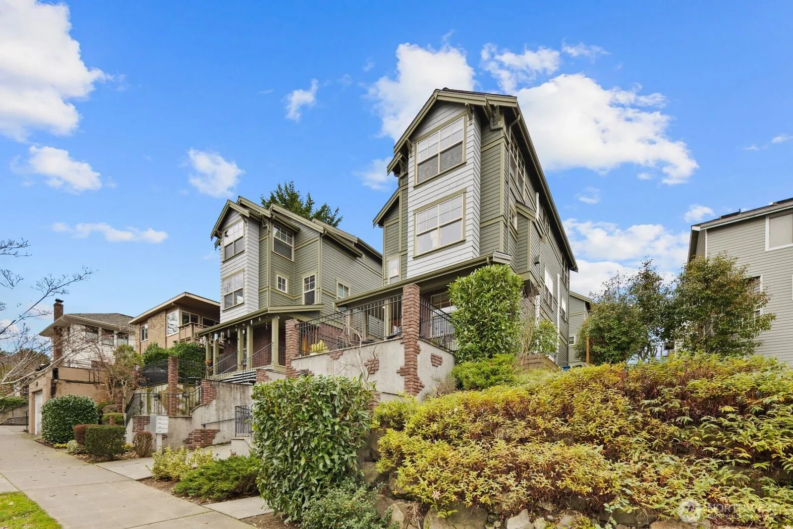 Property photo for 310 W Lee Street, Seattle photo 2