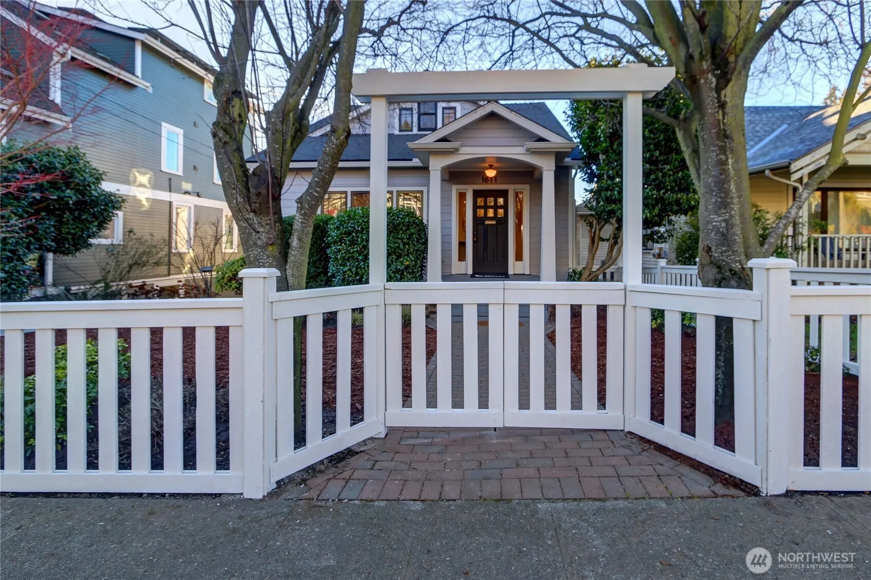 Property photo for 1611 10th Avenue W #1, Seattle