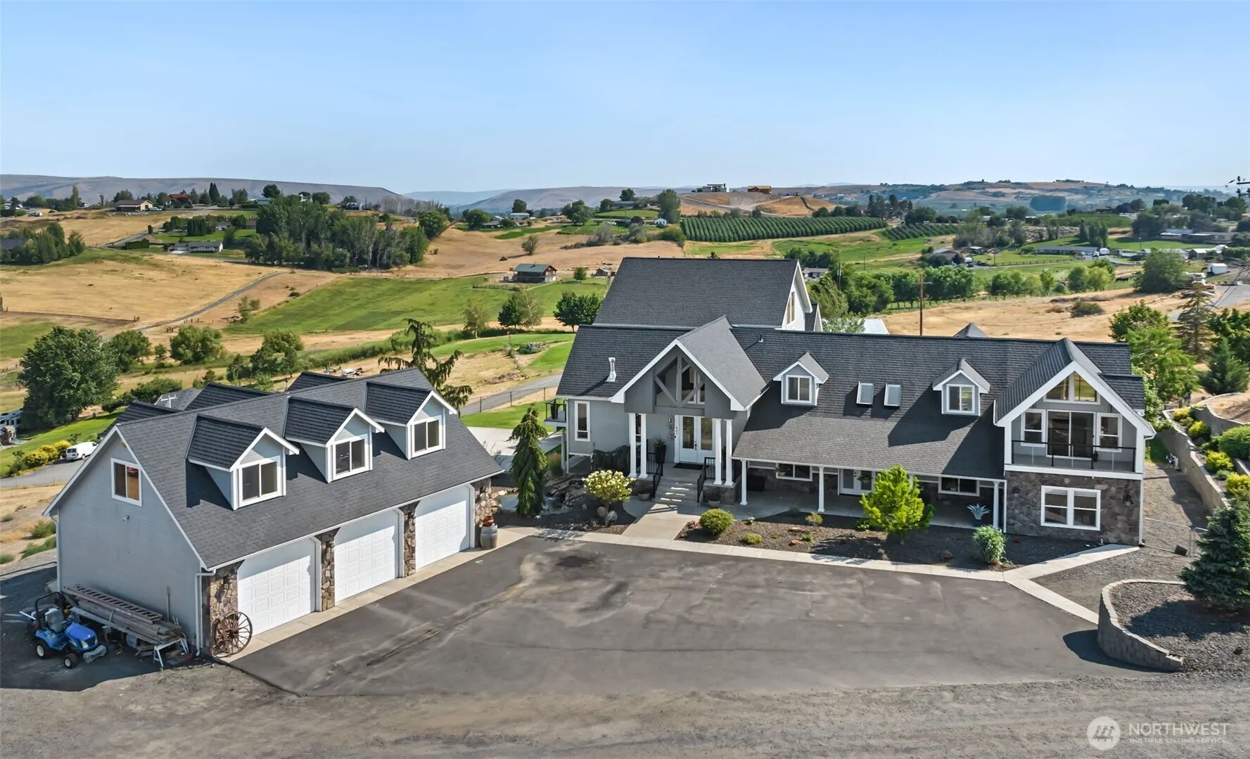 Property photo for 921 Tibbling Road, Selah