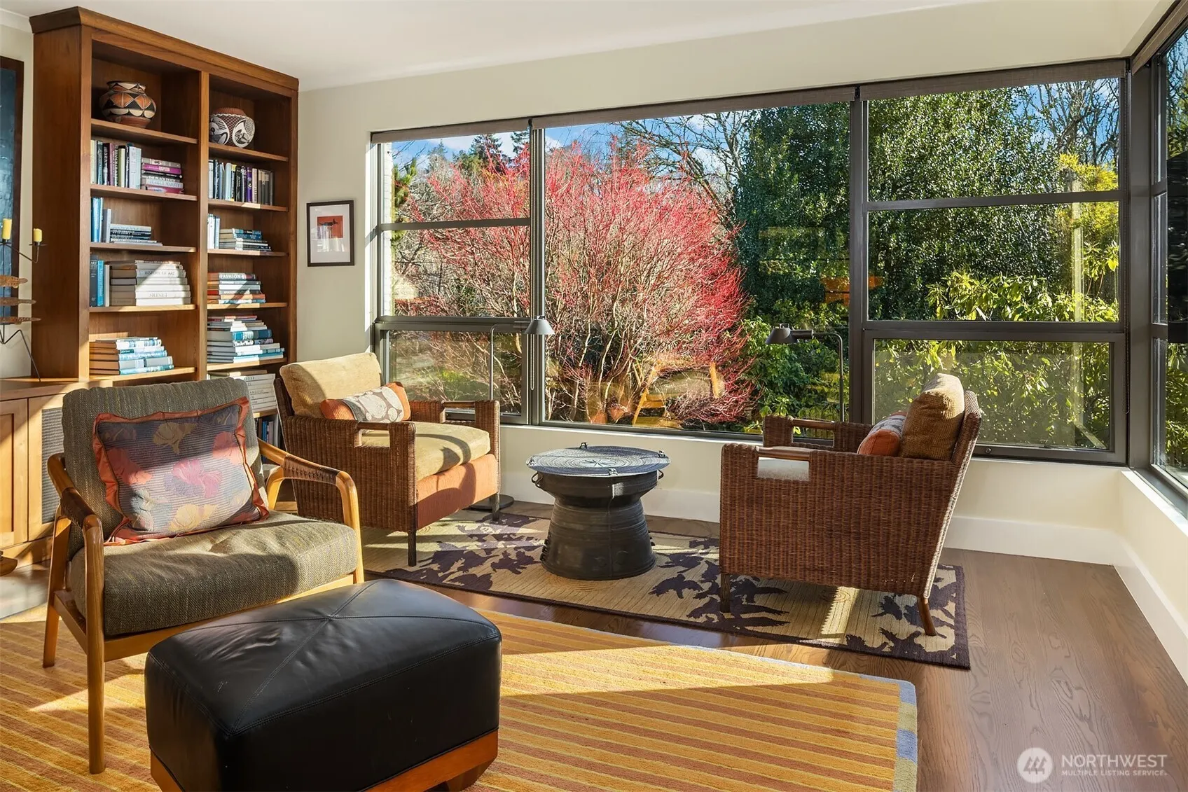 Property photo for 1561 Magnolia Boulevard W, Seattle photo 4