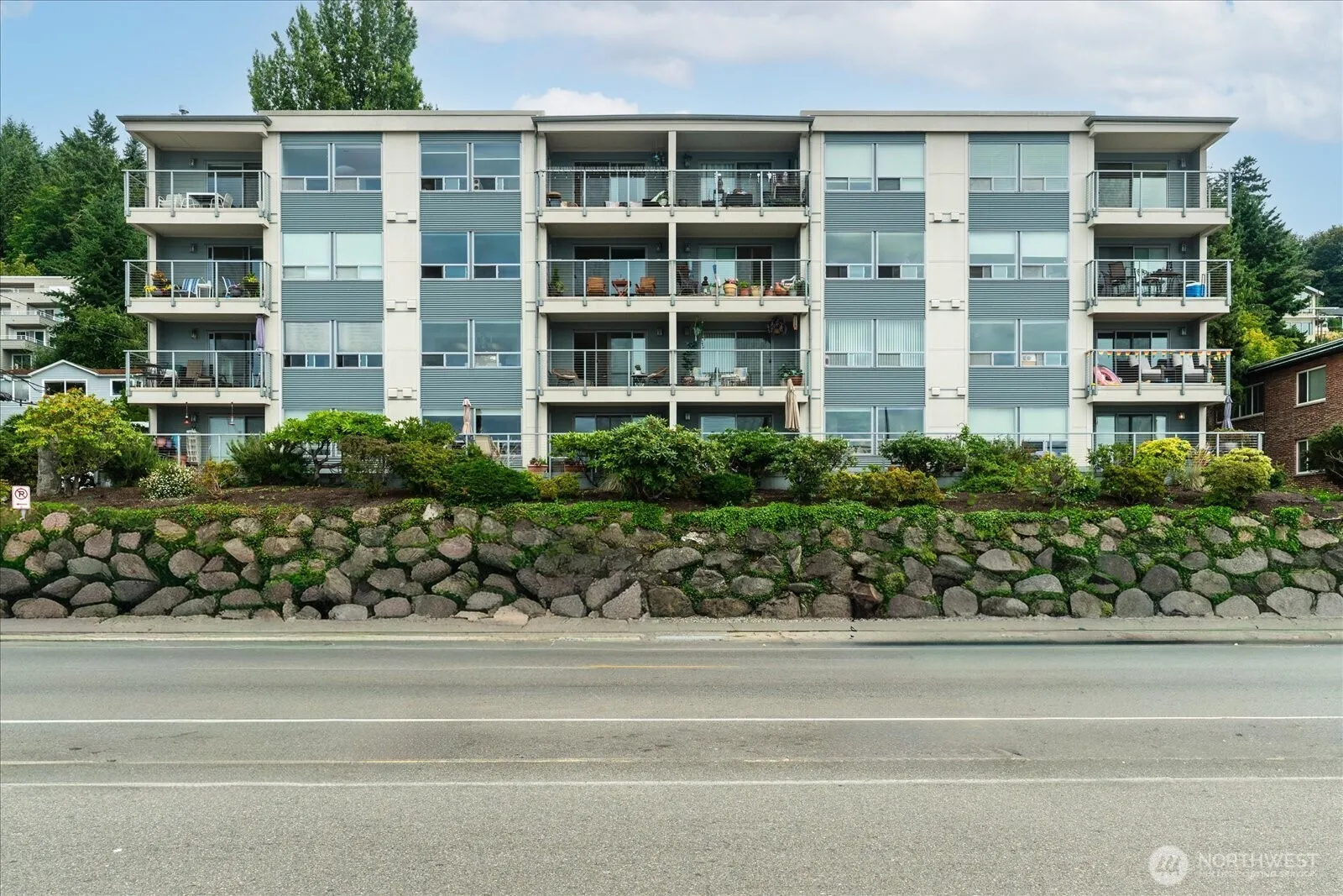 Property photo for 2200 Alki Avenue Sw #203, Seattle photo 4