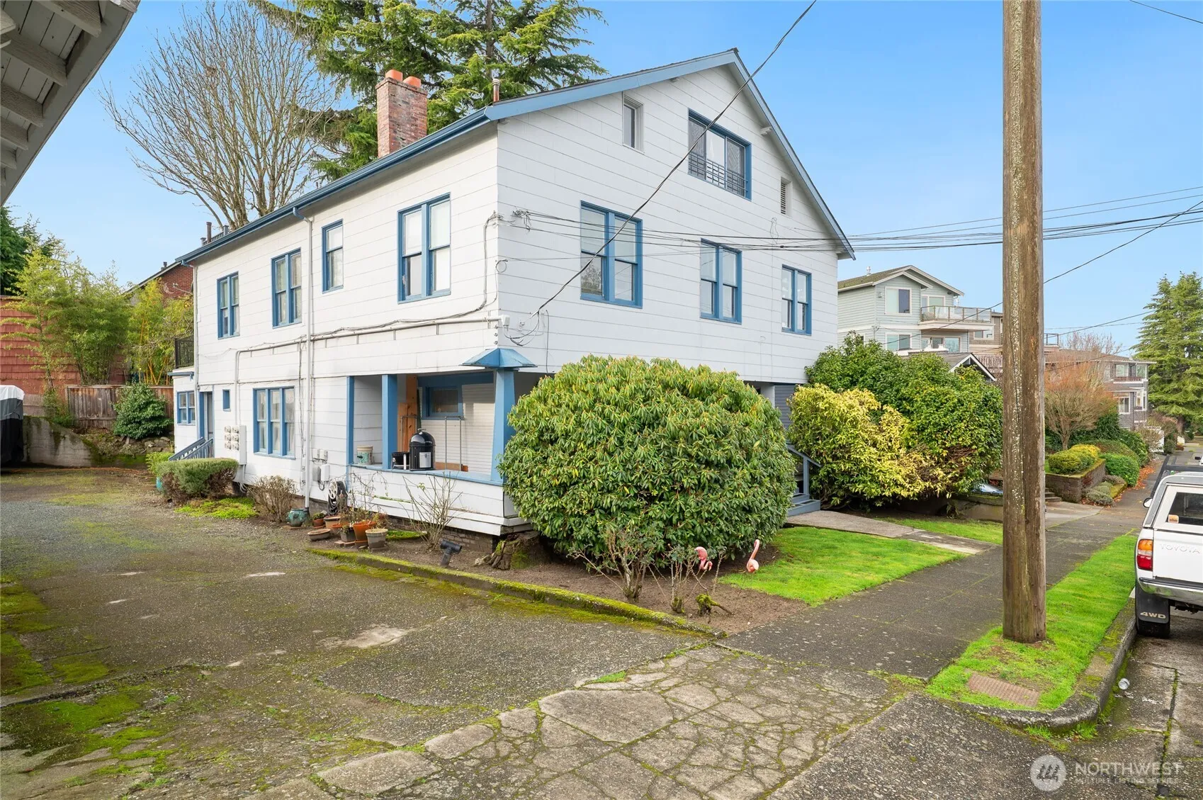 Property photo for 1425 Palm Avenue Sw, Seattle photo 3