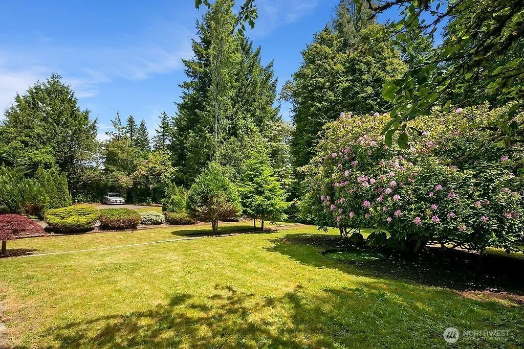Property photo for 1564 Ne Serpentine Place, Shoreline photo 4