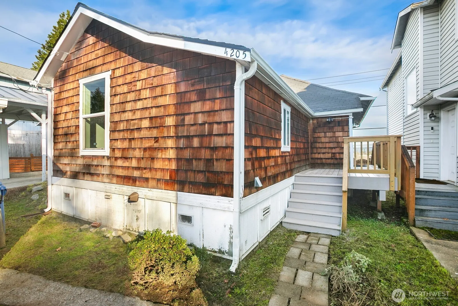 Property photo for 4205 34th Avenue S, Seattle photo 2