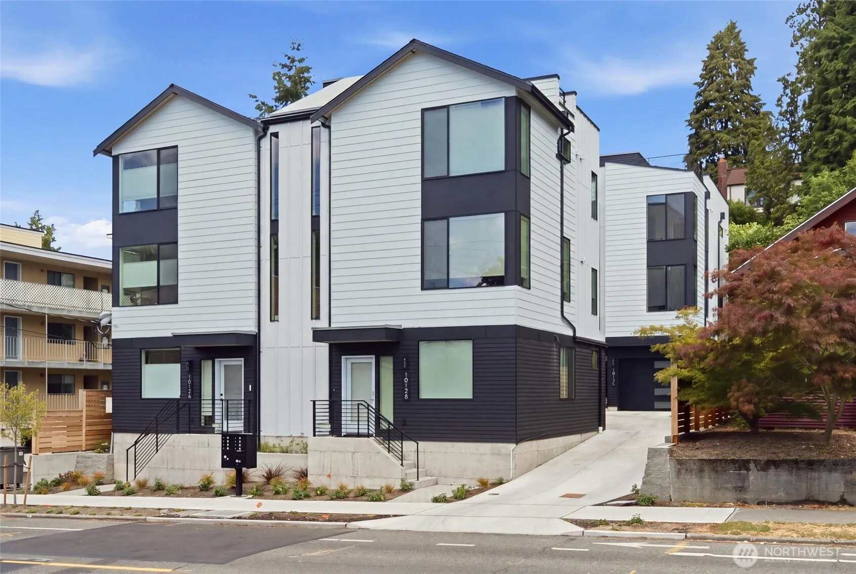 Property photo for 1014 A Ne 70th Street, Seattle photo 5