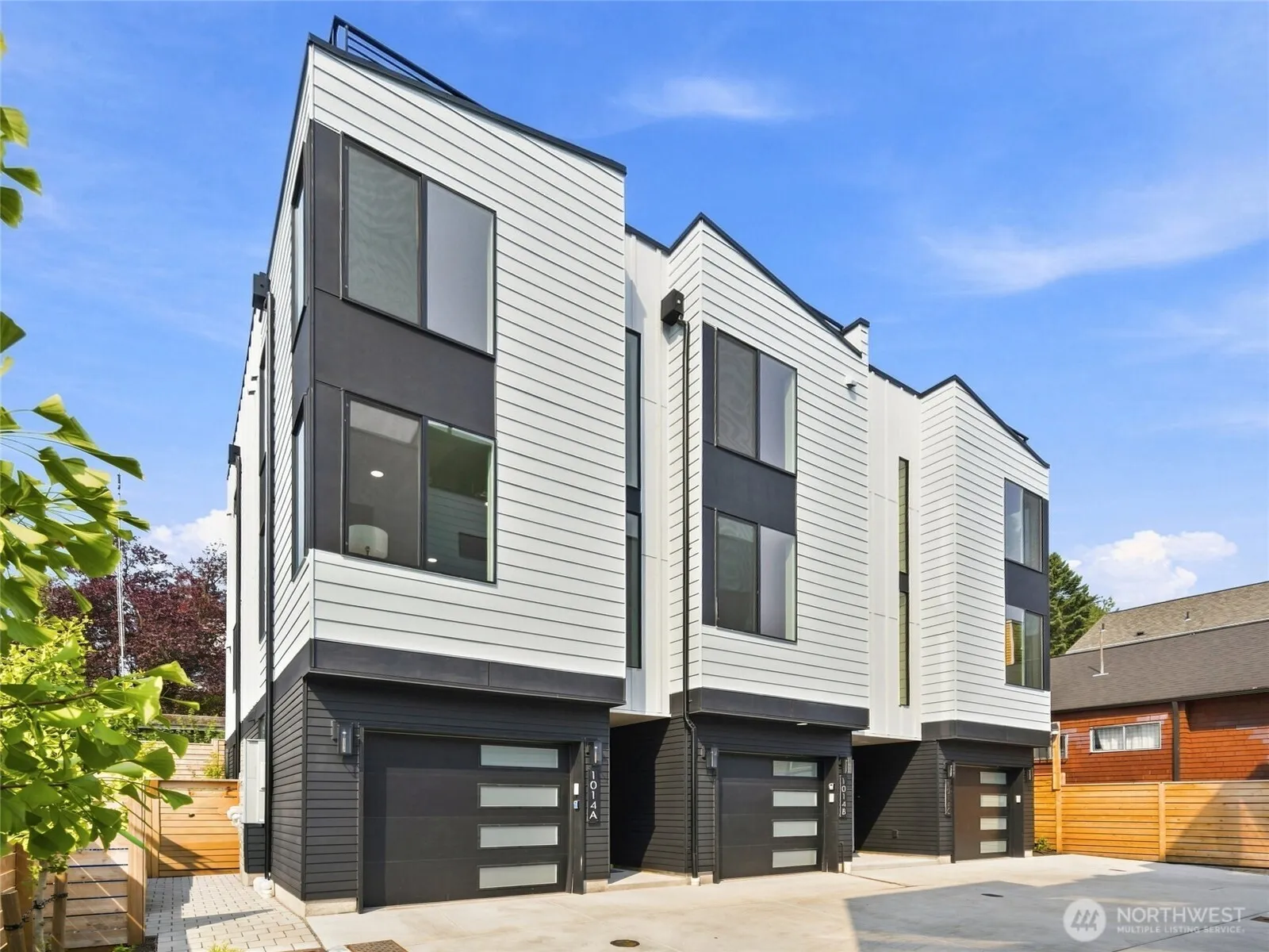 Property photo for 1014 A Ne 70th Street, Seattle photo 2