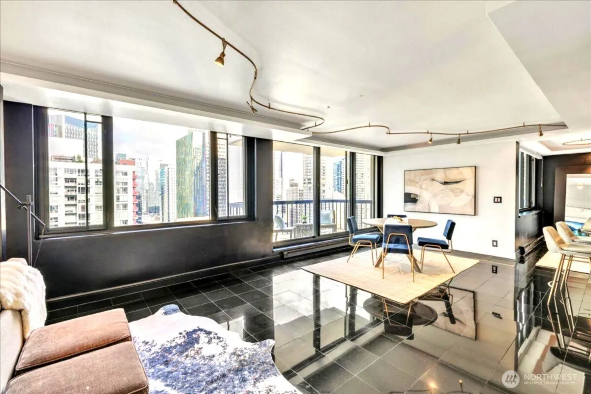 Property photo for 2100 3rd Avenue #2206, Seattle photo 5