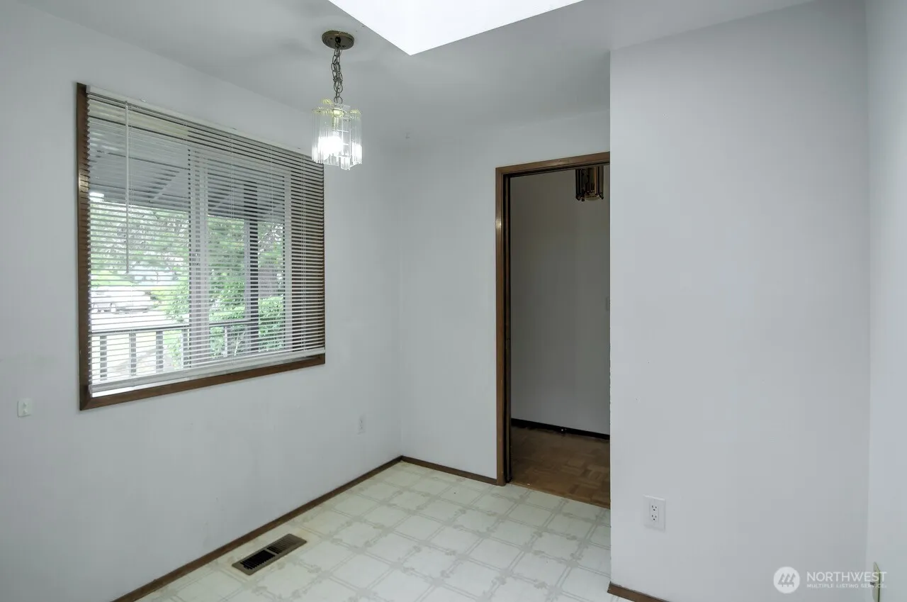 Property photo for 427 Sawmill Court Se, Olympia photo 3
