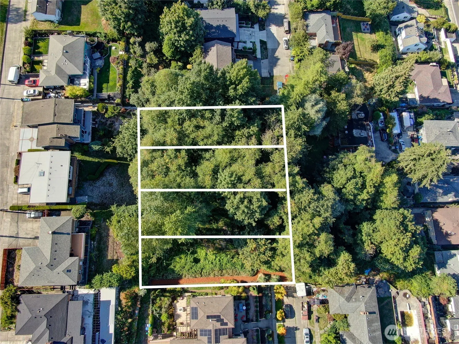 Property photo for 10045 Arrowsmith Avenue S, Seattle photo 2