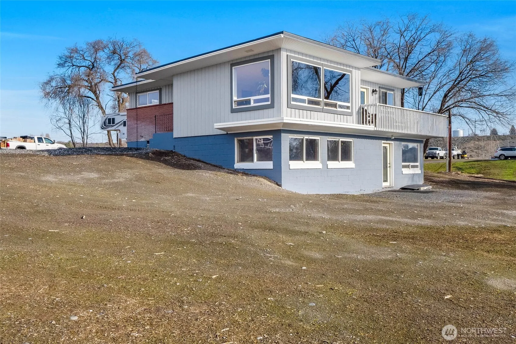 Property photo for 8061 Ne Valley Road, Moses Lake photo 4