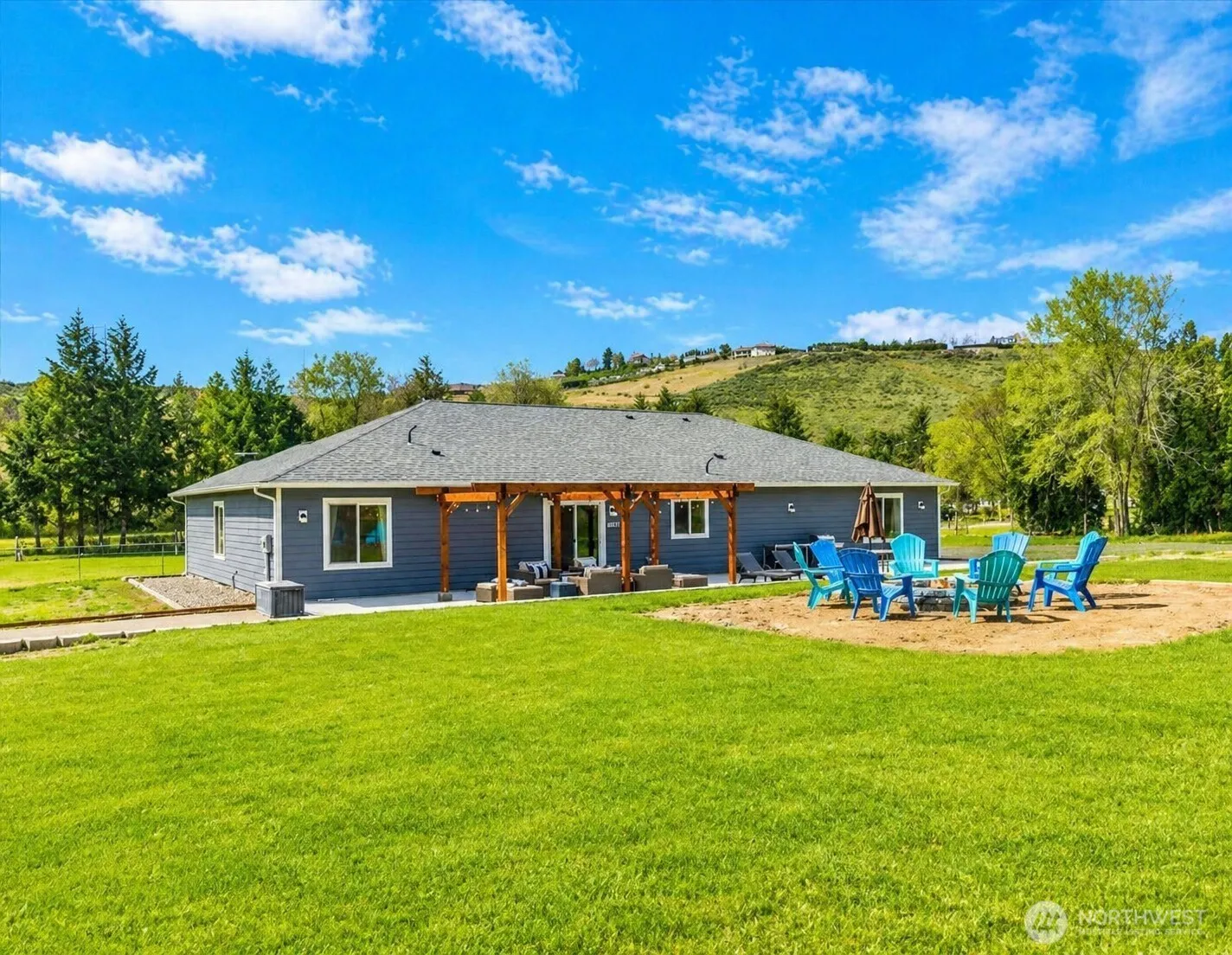 Property photo for 6422 Cowiche Canyon Lane, Yakima photo 2