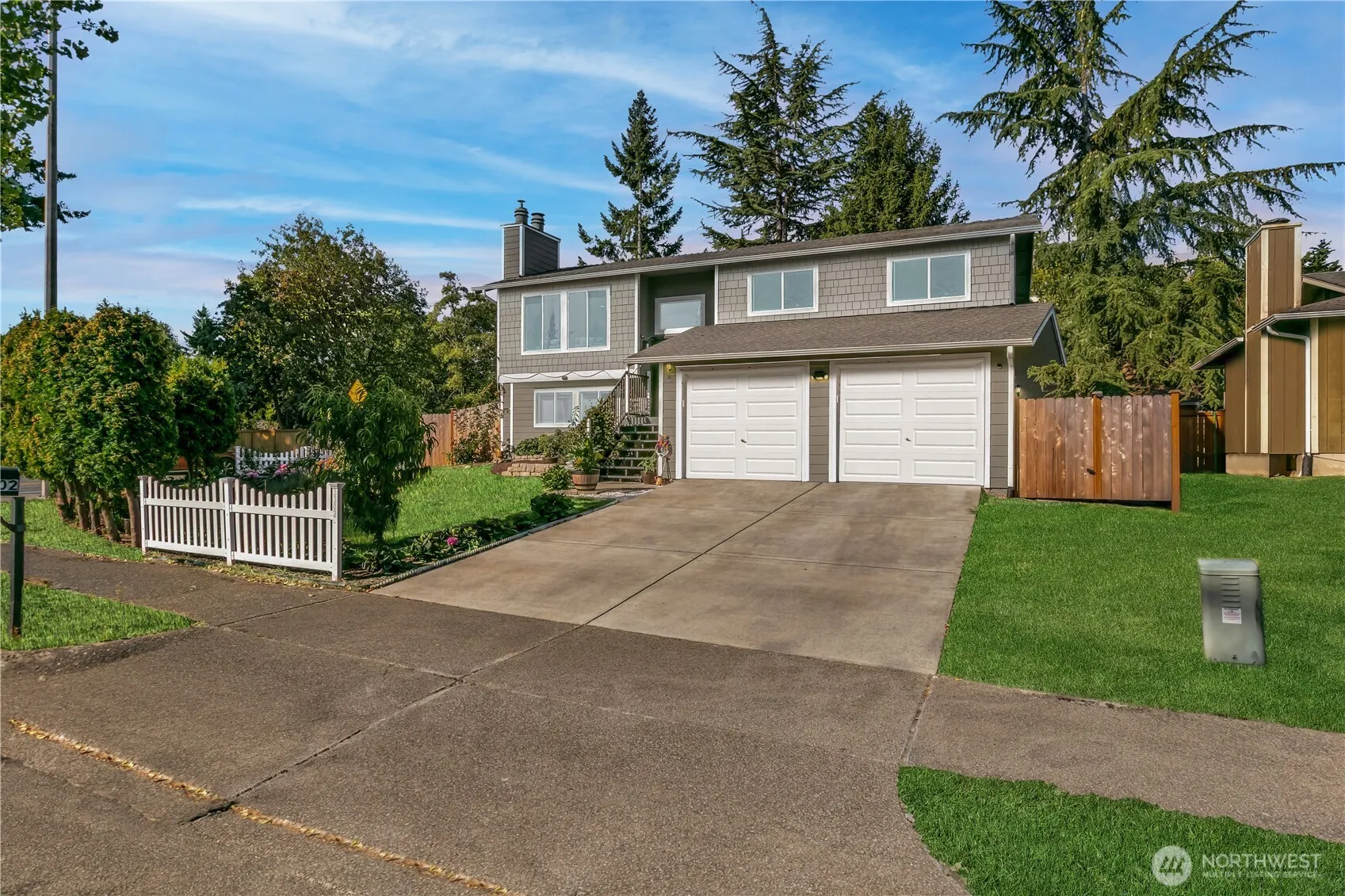 Property photo for 3302 Centennial Way Ne, Tacoma