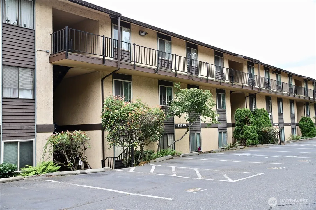 Property photo for 12611 Ne 145th Place #h90, Kirkland