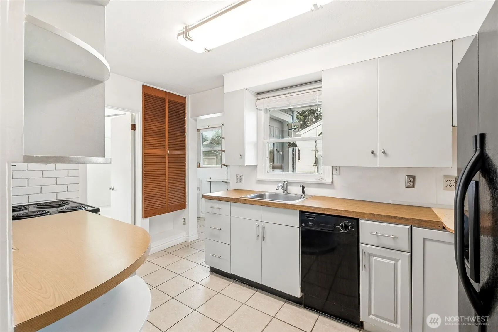 Property photo for 12413 2nd Avenue S, Seattle photo 5