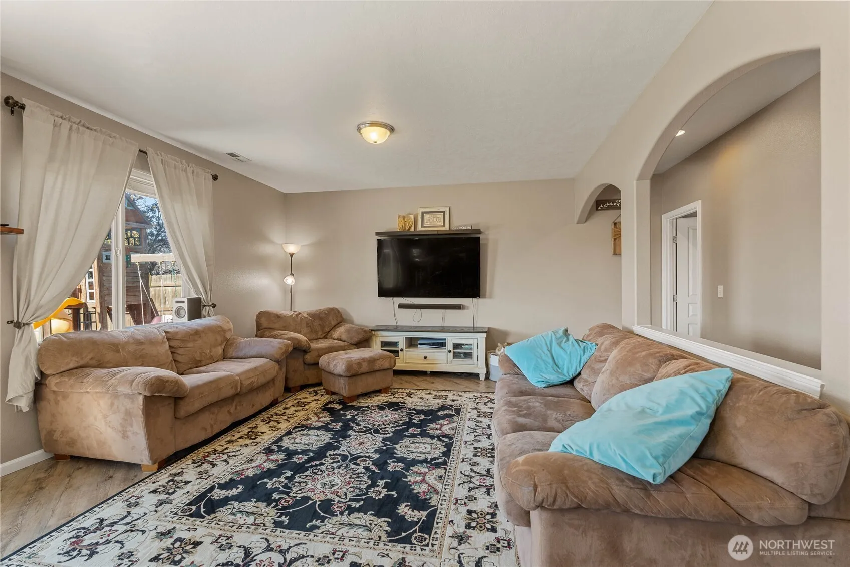 Property photo for 800 S Hamilton Road, Moses Lake photo 4