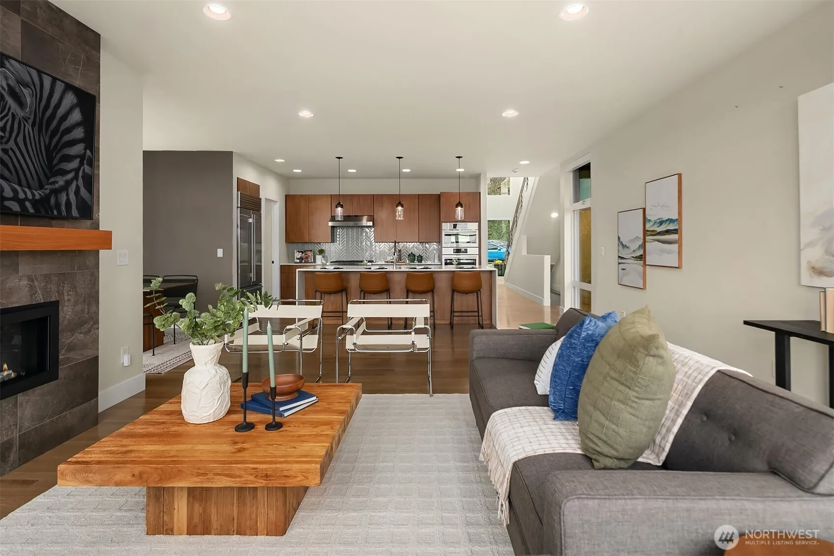 Property photo for 616 25th Avenue E, Seattle photo 4
