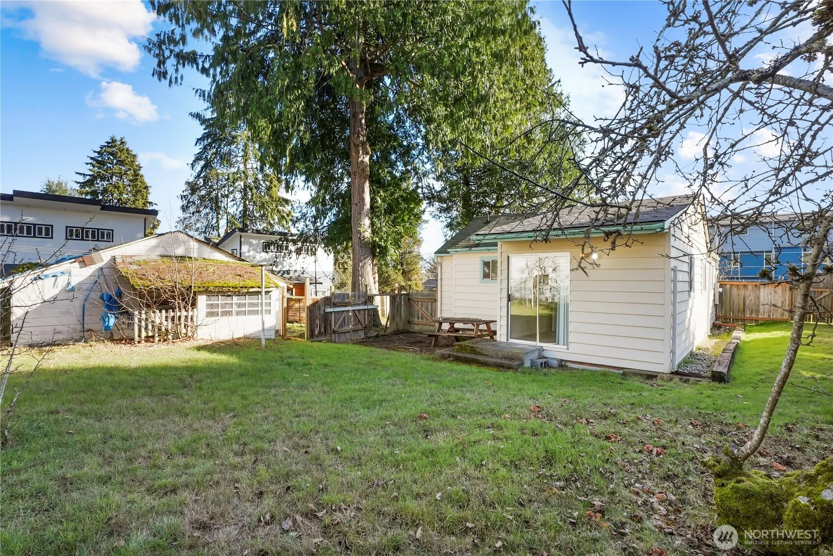 Property photo for 2524 Ne 130th Street, Seattle photo 4