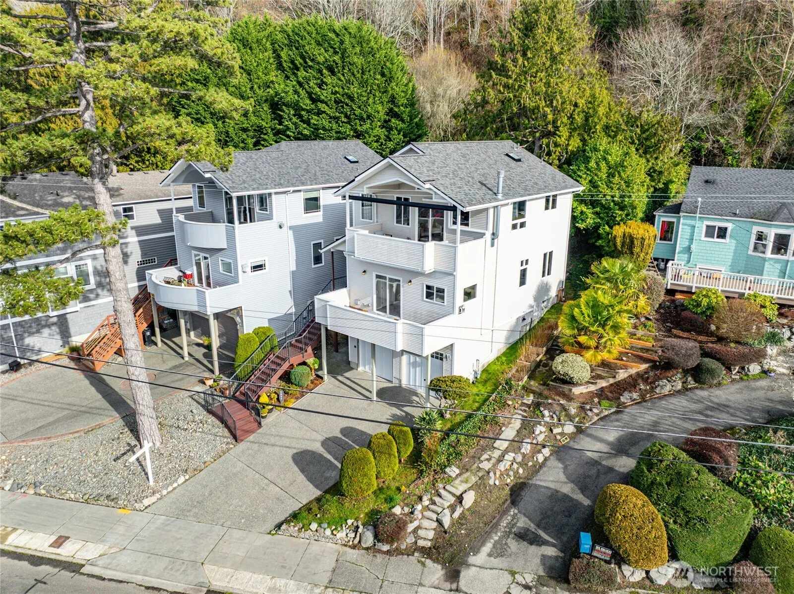 Property photo for 5064 Beach Drive Sw, Seattle photo 4
