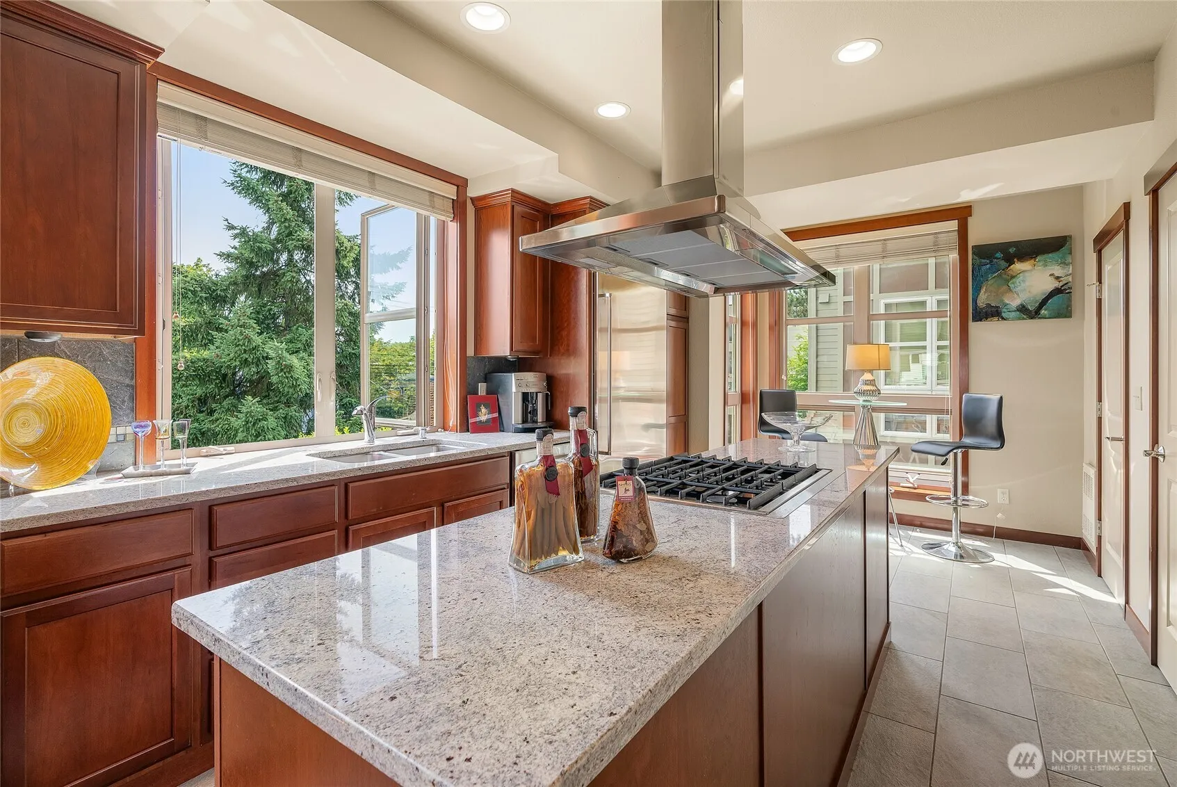 Property photo for 718 Nob Hill Avenue N #a, Seattle photo 5