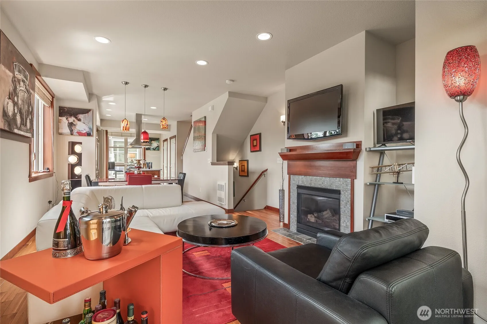 Property photo for 718 Nob Hill Avenue N #a, Seattle photo 4