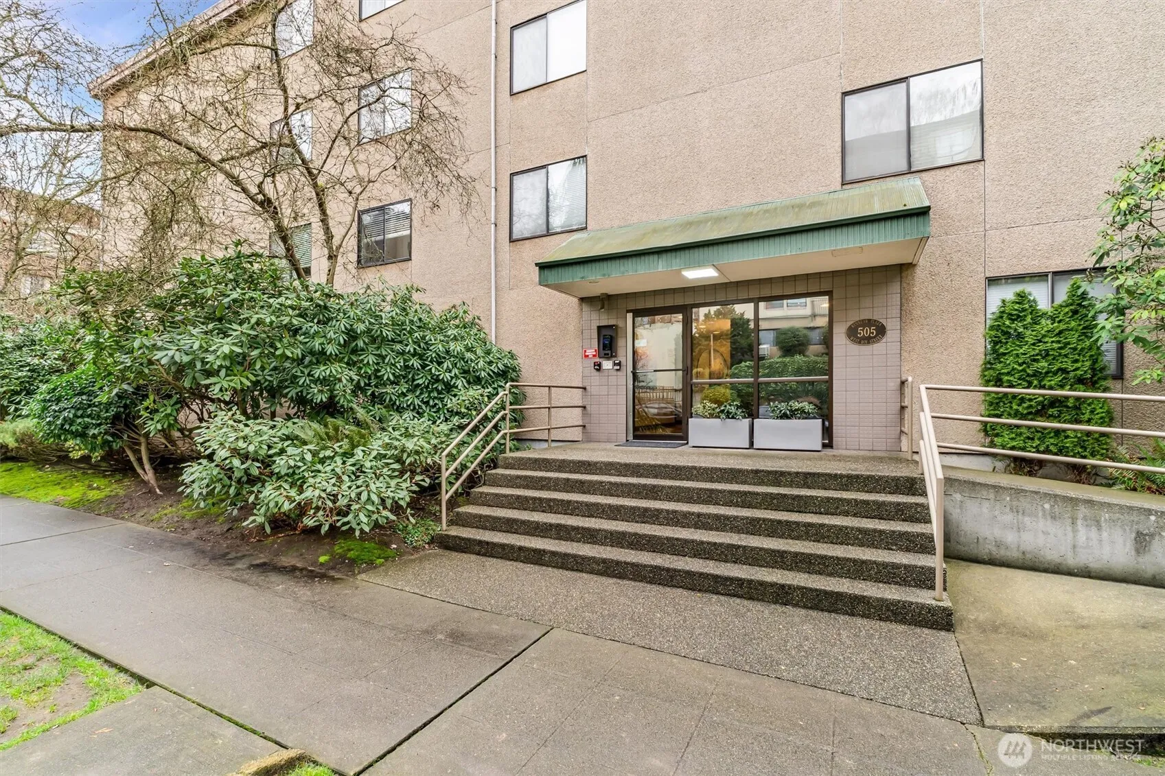 Property photo for 505 W Roy Street #304, Seattle photo 2