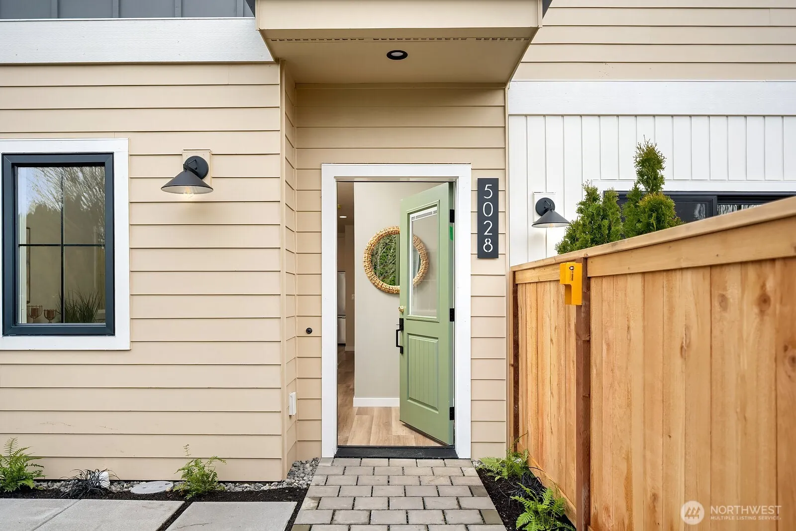 Property photo for 5028 35th Avenue Ne, Seattle photo 2