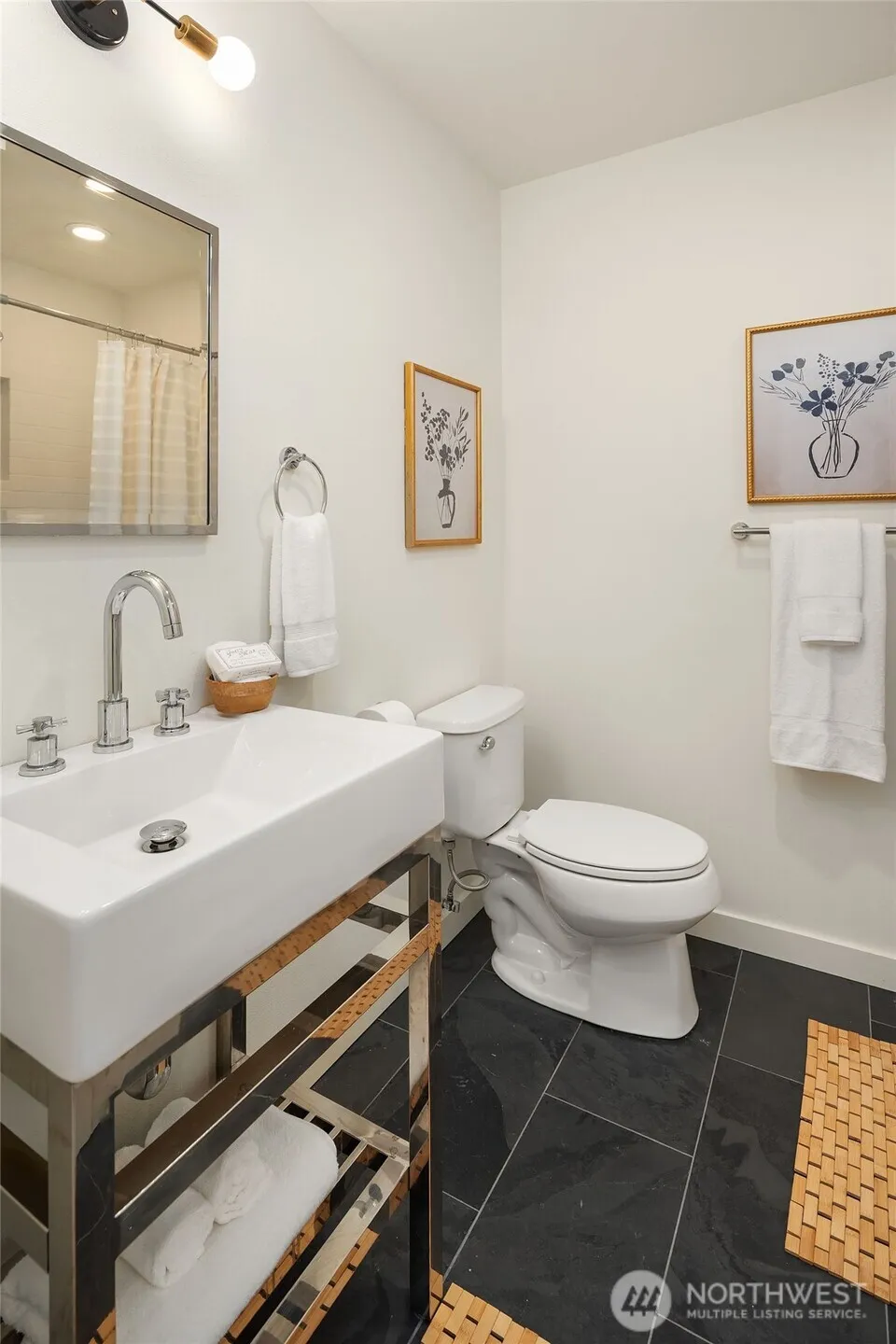 Property photo for 1535 Grandview Place E, Seattle photo 5