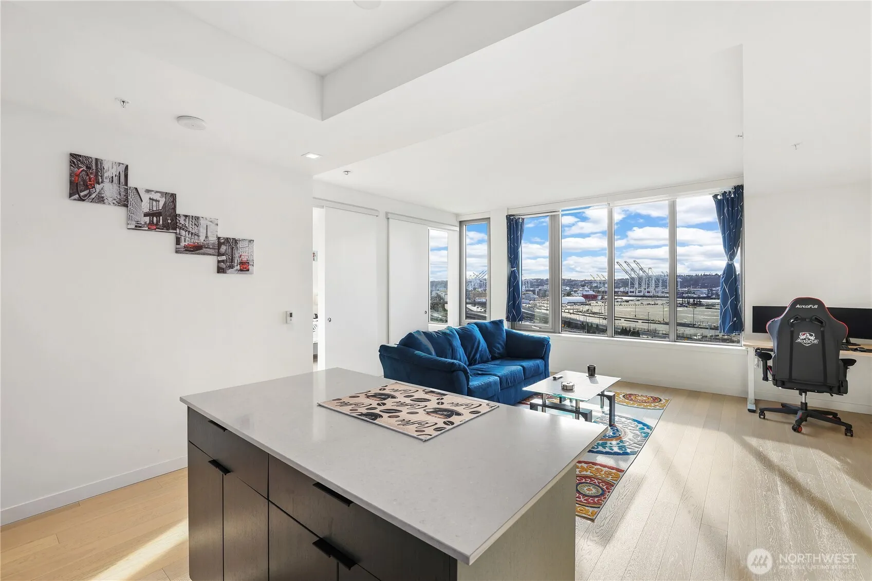 Property photo for 590 1st Avenue S #1005, Seattle photo 4