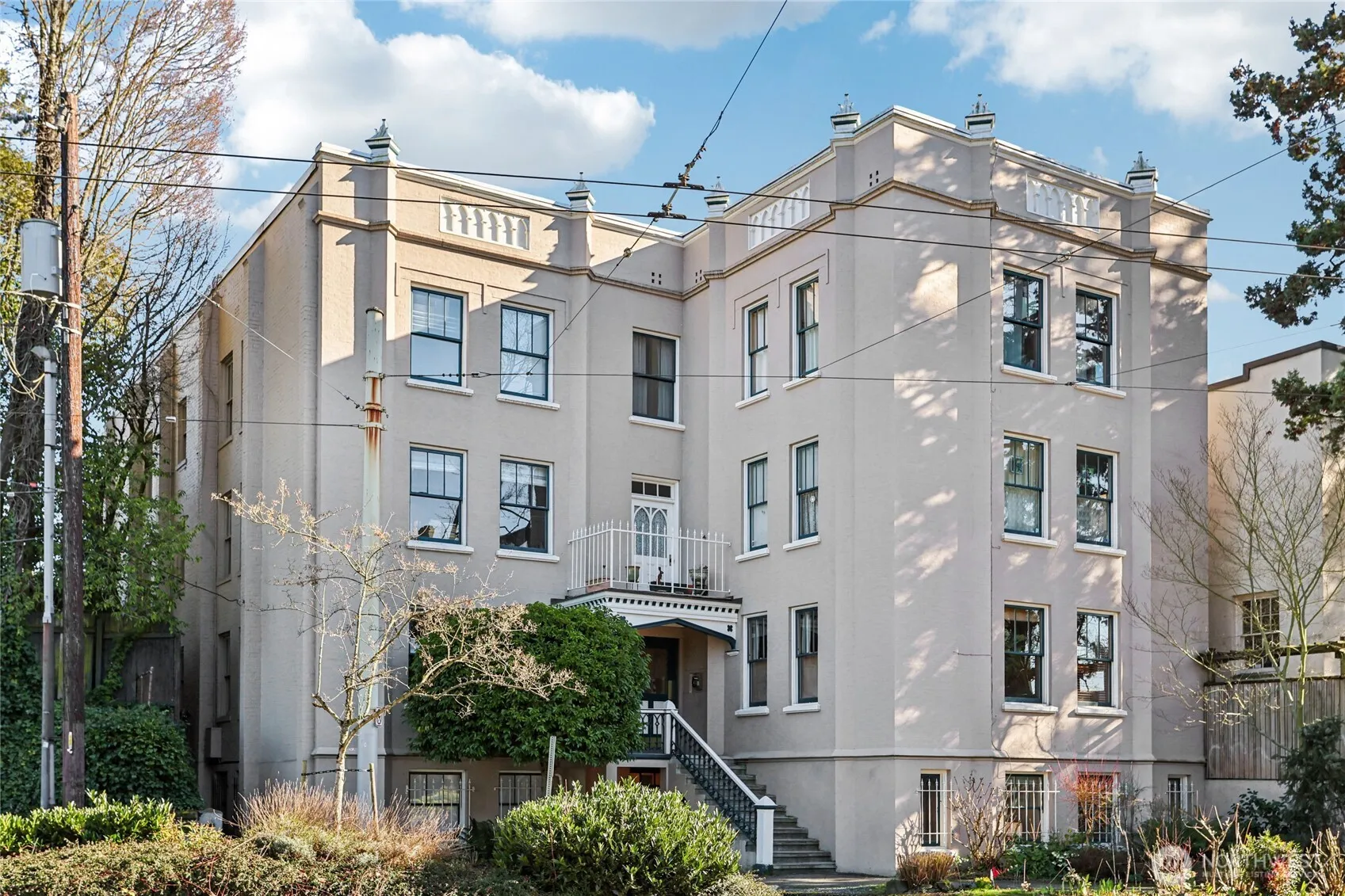 Property photo for 1508 10th Avenue E #101, Seattle