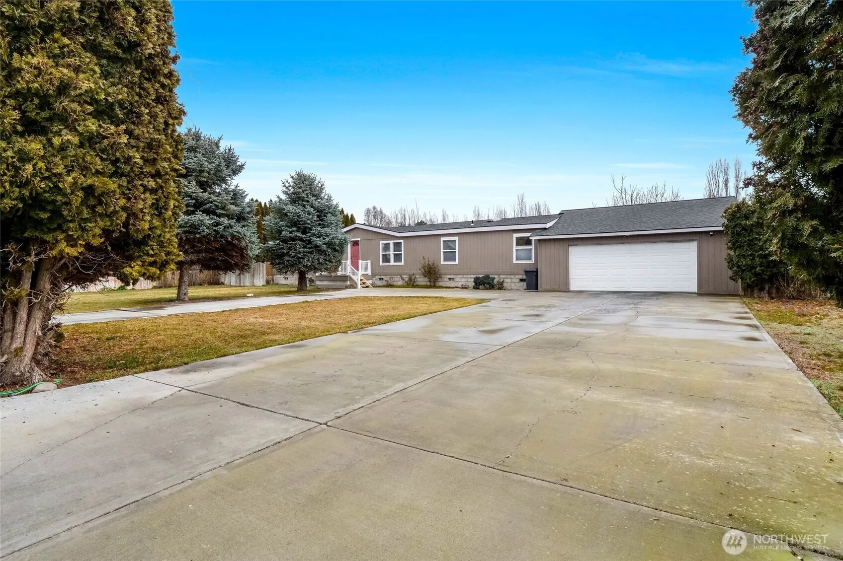 Property photo for 3431 Firouzi Drive Ne, Moses Lake