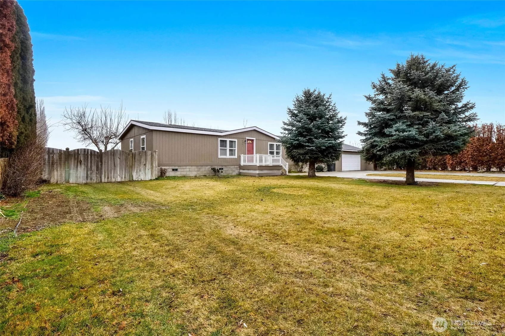 Property photo for 3431 Firouzi Drive Ne, Moses Lake photo 2