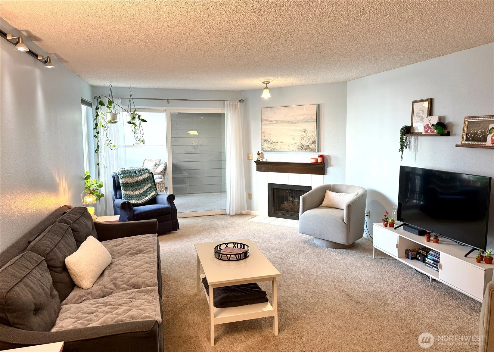 Property photo for 10501 8th Avenue Ne #335, Seattle photo 3