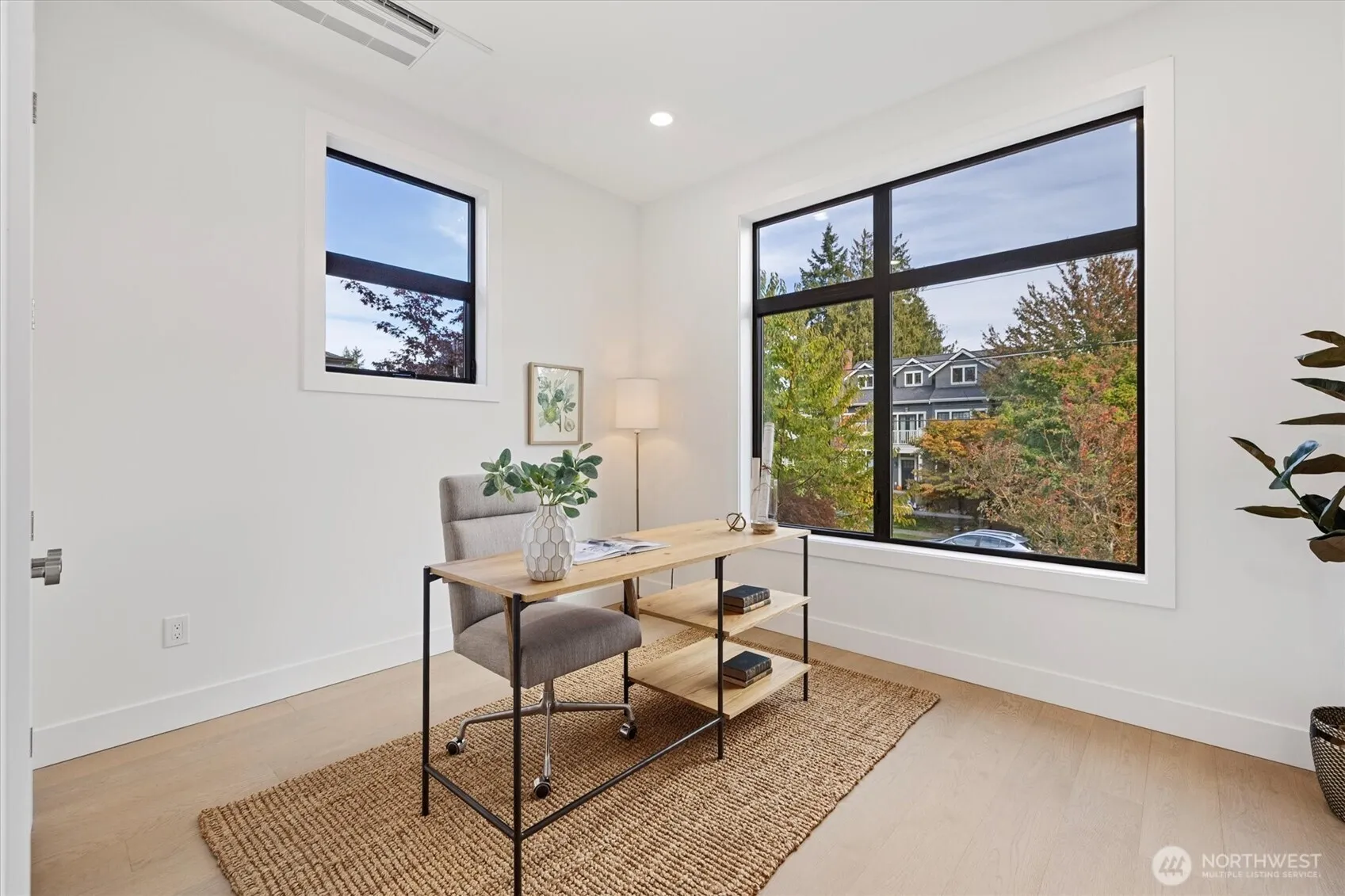Property photo for 2515 35th Avenue W, Seattle photo 5