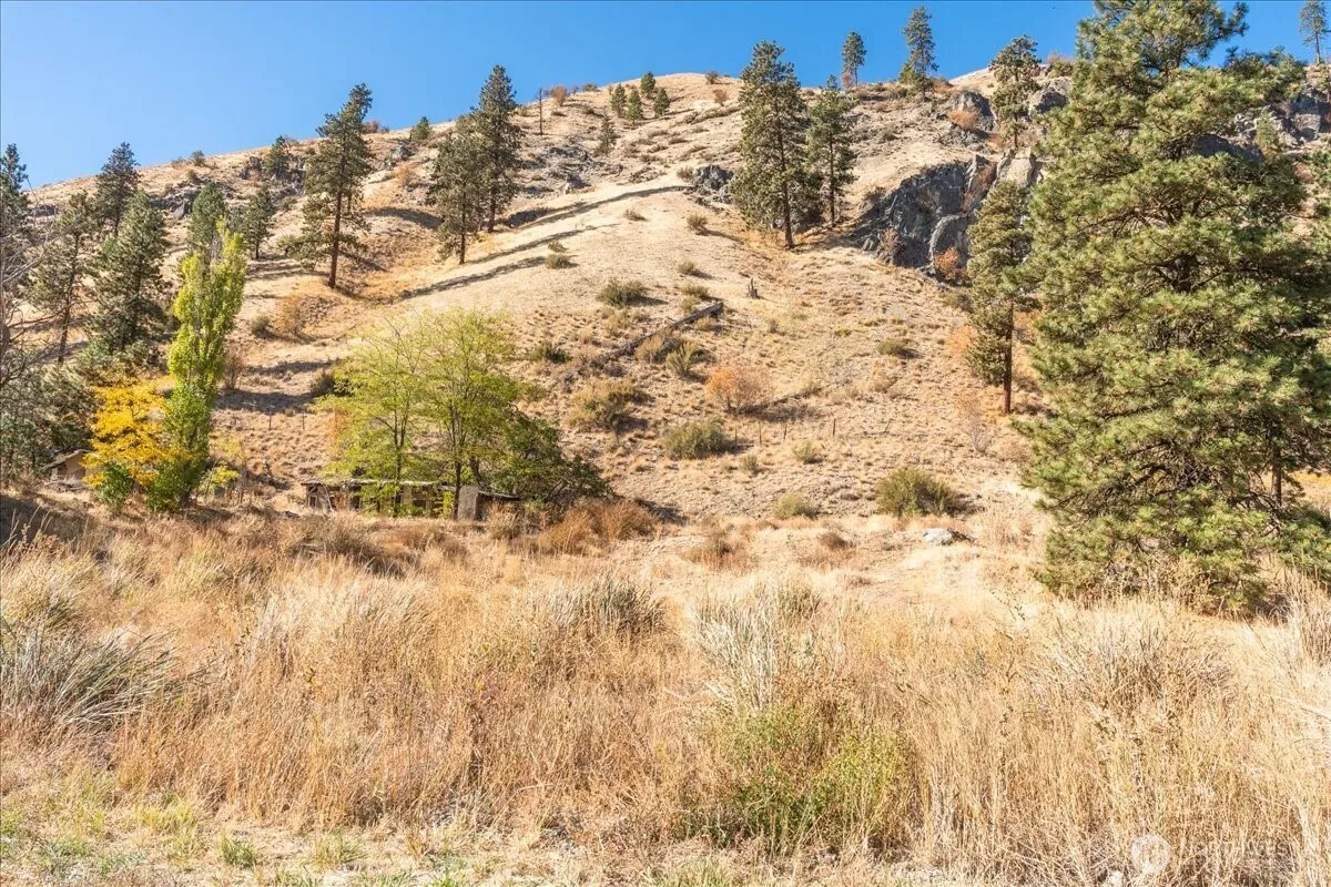 Property photo for 21300 Us Highway 97a, Chelan photo 5