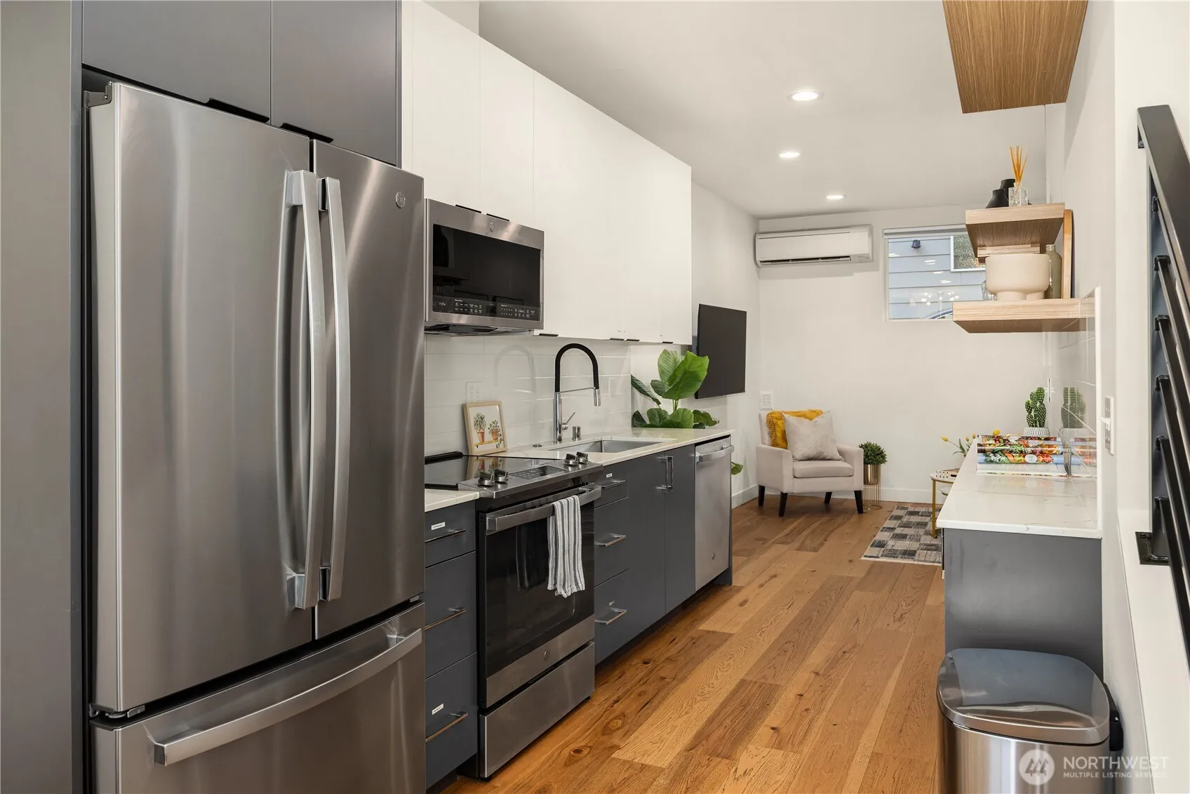 Property photo for 4515 Sunnyside Avenue N #b, Seattle photo 4