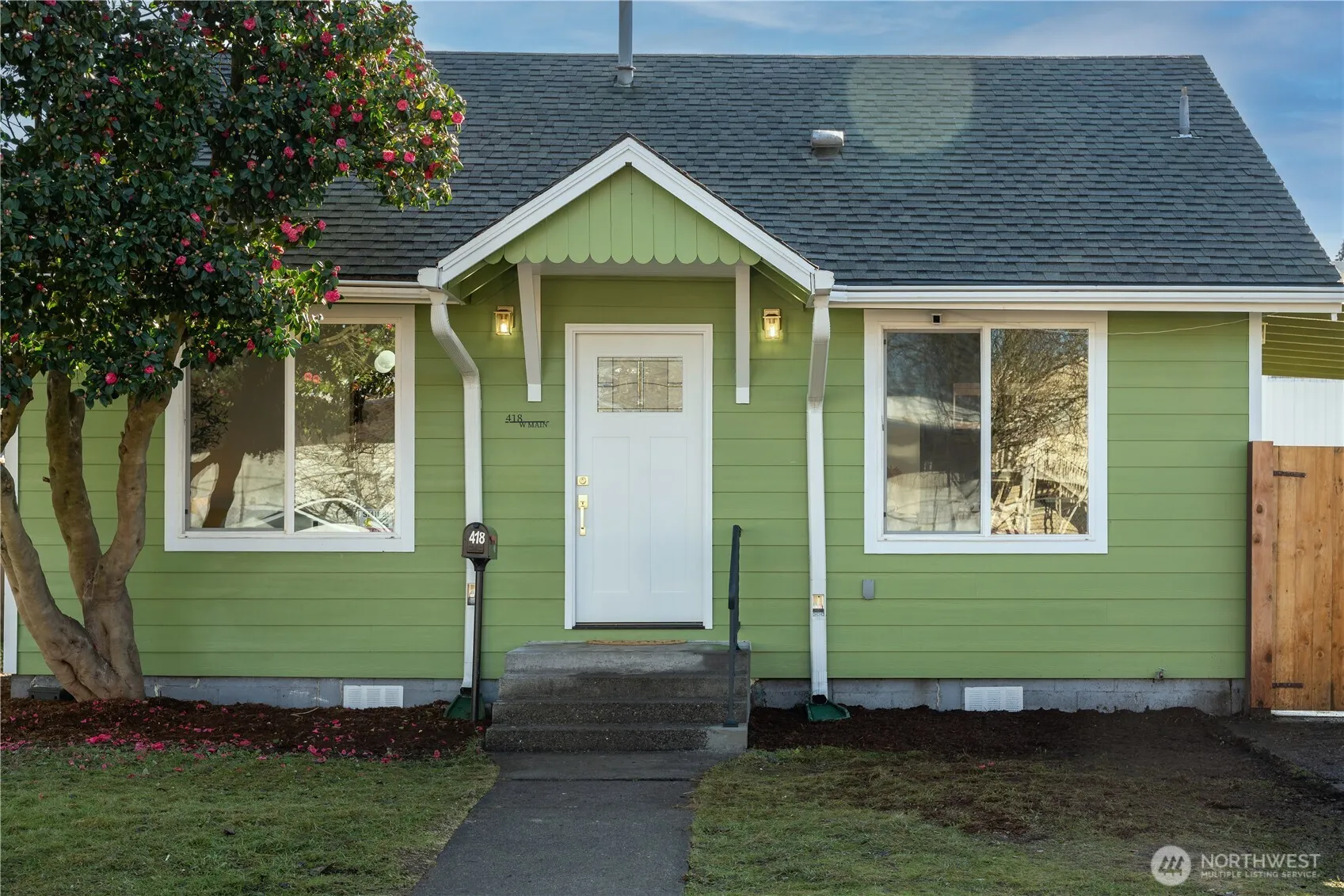 Property photo for 418 W Main, Puyallup